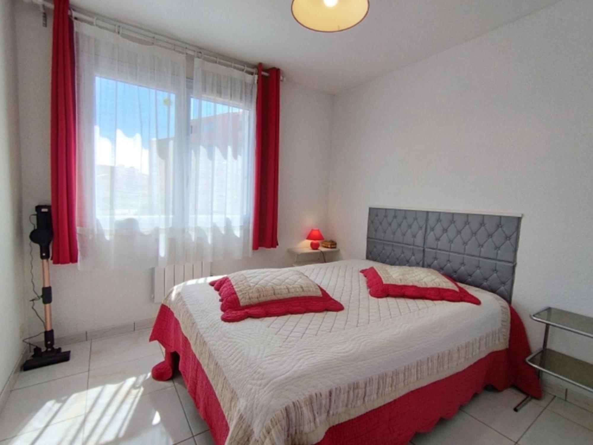 T3 Confortable Avec Terrasse Et Parking A 100m De La Plage, Pour 6 Personnes A Narbonne-plage - Fr-1-795-64 Narbonne