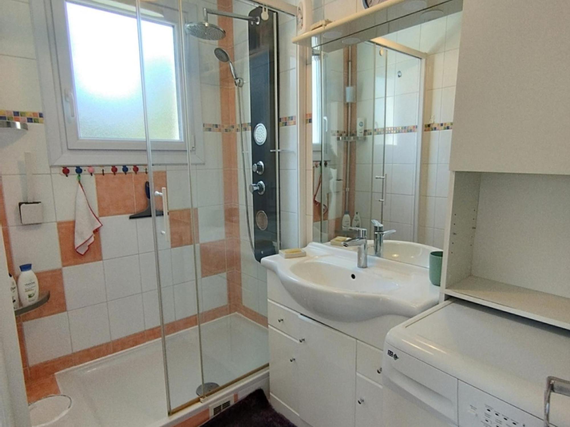 T3 Confortable Avec Terrasse Et Parking A 100m De La Plage, Pour 6 Personnes A Narbonne-plage - Fr-1-795-64 Narbonne