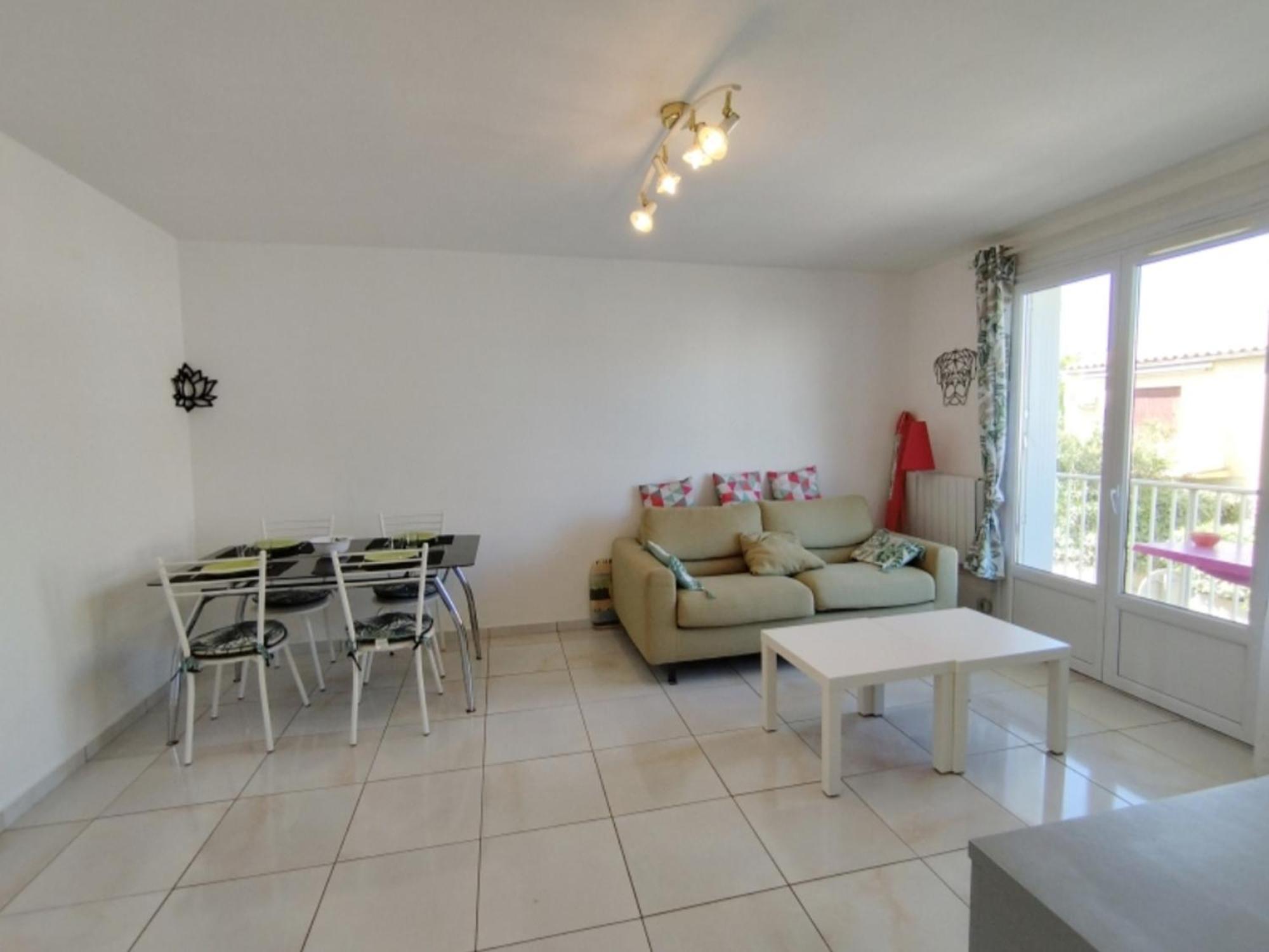 Appartement T3 Confortable Avec Terrasse Et Parking A 100m De La Plage, Pour 6 Personnes A Narbonne-plage - Fr-1-795-64 Narbonne
