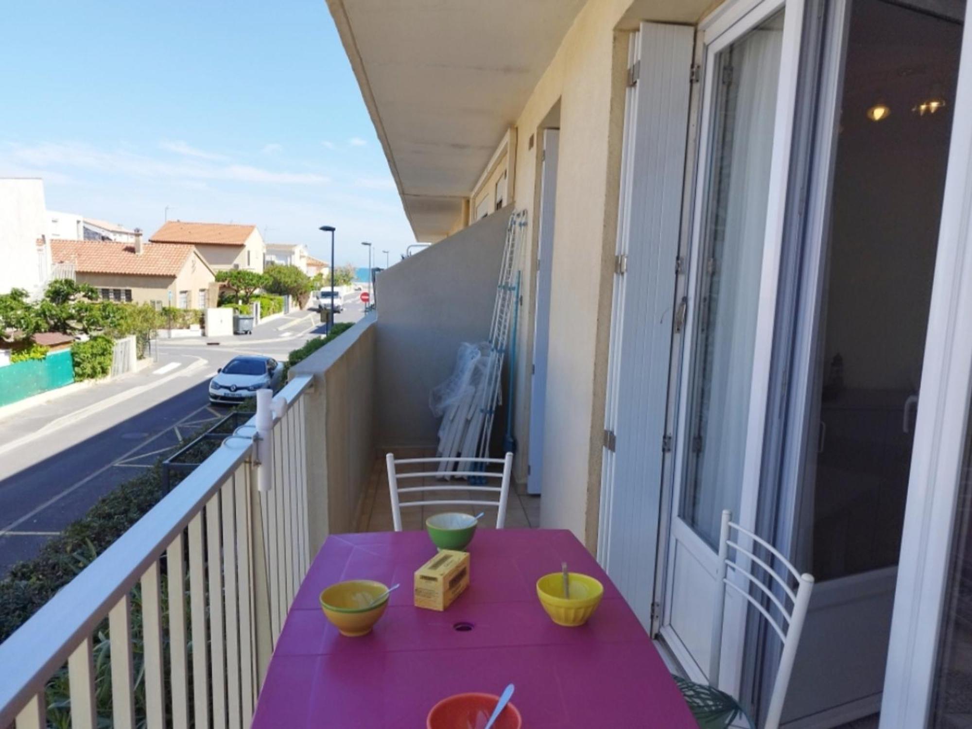 Appartement T3 Confortable Avec Terrasse Et Parking A 100m De La Plage, Pour 6 Personnes A Narbonne-plage - Fr-1-795-64 Narbonne