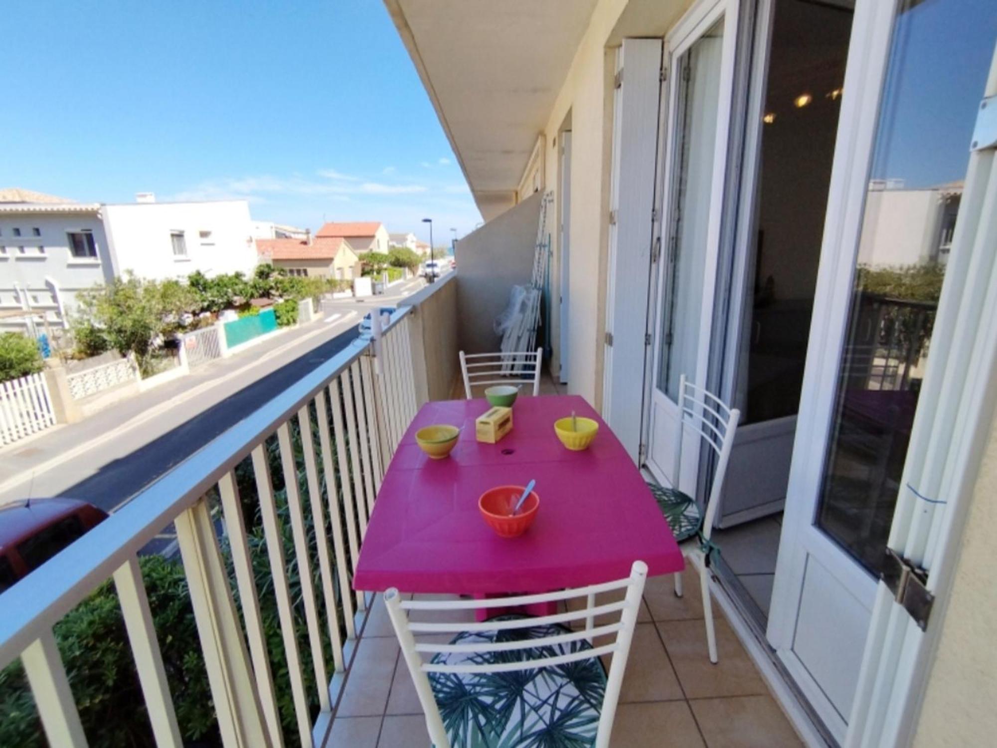 T3 Confortable Avec Terrasse Et Parking A 100m De La Plage, Pour 6 Personnes A Narbonne-plage - Fr-1-795-64